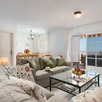 Atlantic View With Jacuzzi וילה